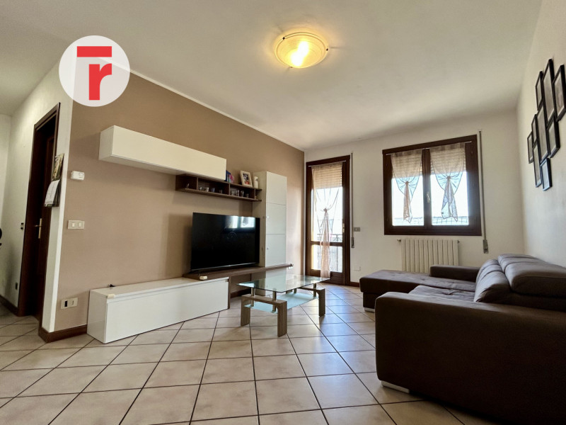 Cadoneghe - loc.Mezzavia - In zona comoda a Strada Del Santo e vicino a contesto verde. Appartame...