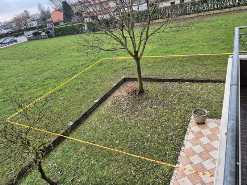Nel verde delle campagne di Fontaniva, a pochi minuti a piedi dal centro, proponiamo questa porzi...