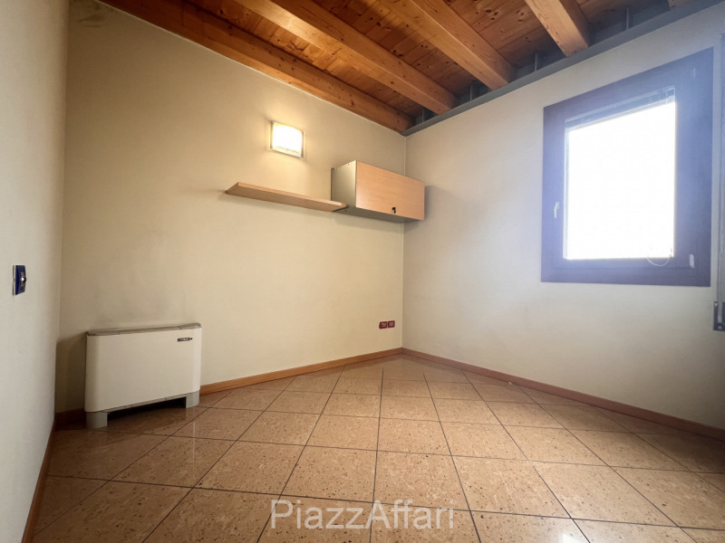 Meraviglioso Duplex con Travi a Vista – Spazio e Comfort a ridosso del centro storico di Piove di...