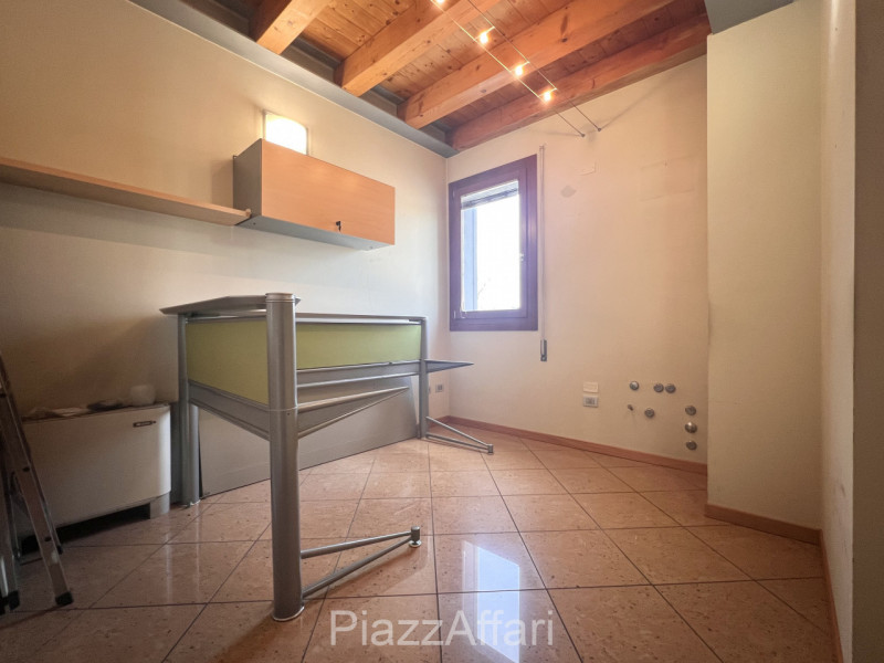Meraviglioso Duplex con Travi a Vista – Spazio e Comfort a ridosso del centro storico di Piove di...