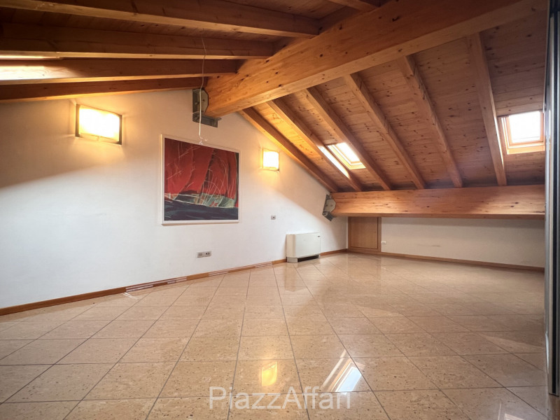 Meraviglioso Duplex con Travi a Vista – Spazio e Comfort a ridosso del centro storico di Piove di...