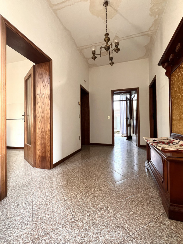 * * * PREZZO RIBASSATO * * * 

Comodo palazzetto, situato in centro storico a Piove di Sacco ( a ...