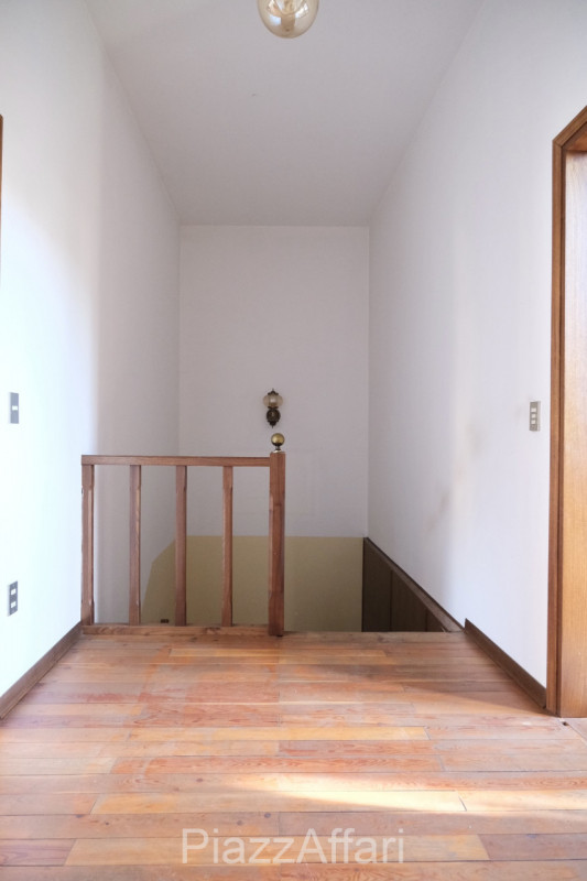 * * * PREZZO RIBASSATO * * * 

Comodo palazzetto, situato in centro storico a Piove di Sacco ( a ...