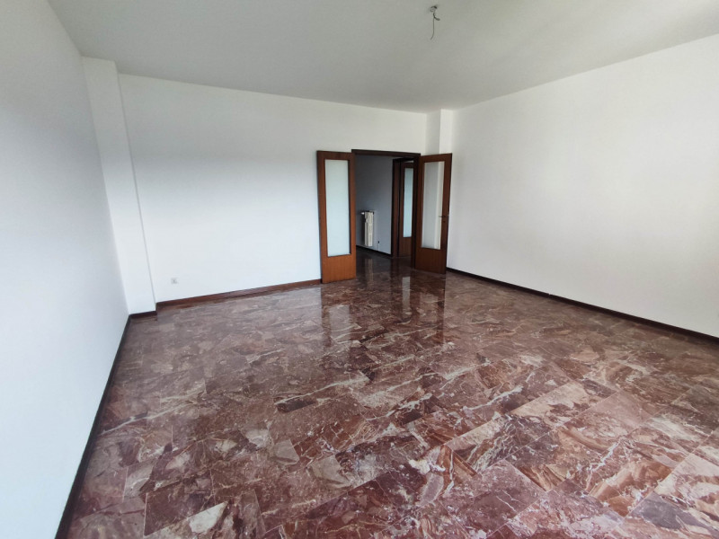 PADOVA - quartiere Palestro - Via Tirana

Ci sono case che si visitano.
E poi ci sono case che, a...