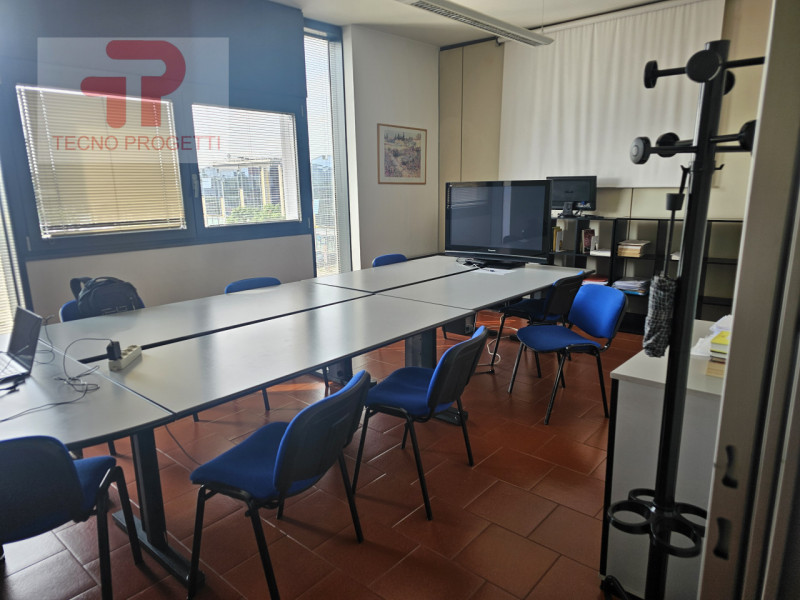 Se stai cercando un ufficio spazioso e ben posizionato a Padova, non perdere l'opportunità di aff...