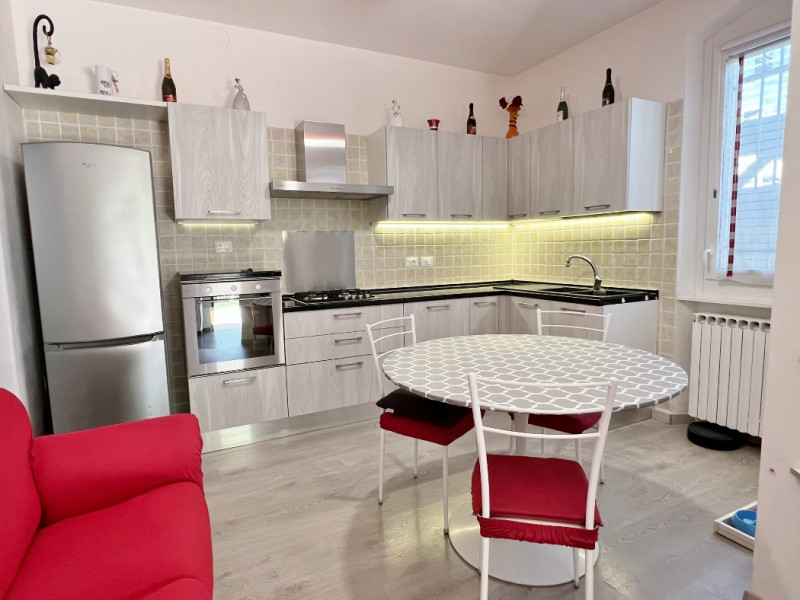 SUGGESTIVA PORZIONE BIFAMILIARE DI CASA CANTONIERA IN VENDITA A VICENZA VERSANTE EST - Rif. 8394
...