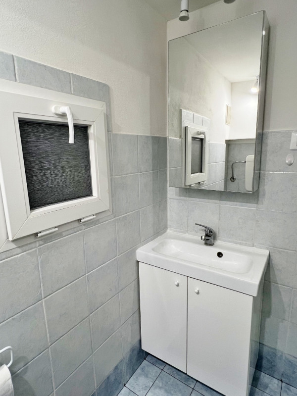 SUGGESTIVA PORZIONE BIFAMILIARE DI CASA CANTONIERA IN VENDITA A VICENZA VERSANTE EST - Rif. 8394
...