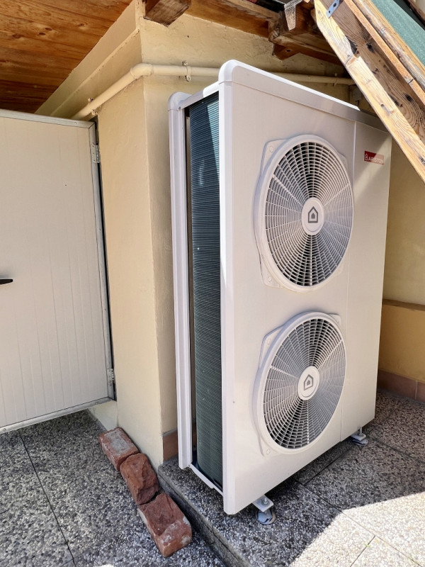 SUGGESTIVA PORZIONE BIFAMILIARE DI CASA CANTONIERA IN VENDITA A VICENZA VERSANTE EST - Rif. 8394
...