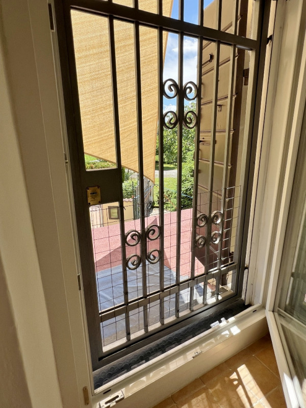 SUGGESTIVA PORZIONE BIFAMILIARE DI CASA CANTONIERA IN VENDITA A VICENZA VERSANTE EST - Rif. 8394
...