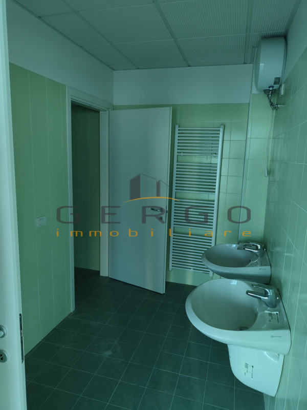 (Per INFO Cristina: 3389226442) Padova, zona stanga, in posizione comoda a svincoli per tangenzia...