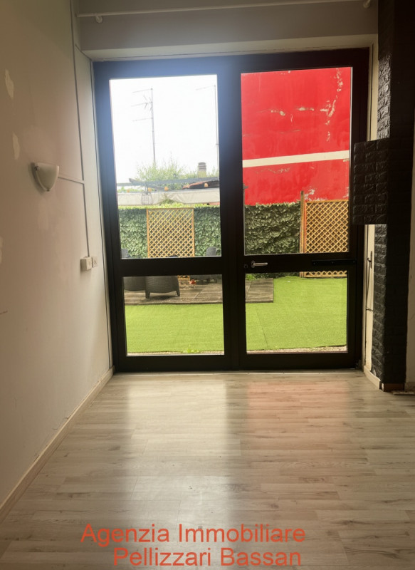 Situata nel cuore di Nervesa della Battaglia, a pochi passi dal centro, proponiamo in vendita una...