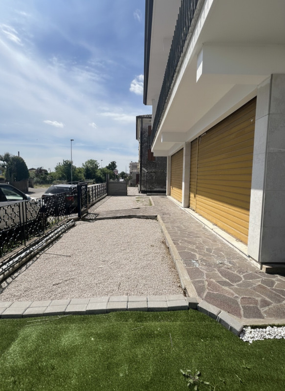 Situata nel cuore di Nervesa della Battaglia, a pochi passi dal centro, proponiamo in vendita una...