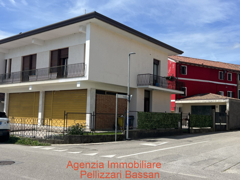 Situata nel cuore di Nervesa della Battaglia, a pochi passi dal centro, proponiamo in vendita una...