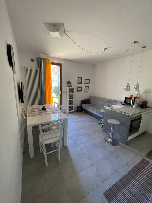 (SOLO CONTATTI MESSAGGIO WHATSAPP 347.0140018)
Mini appartamento arredato in affitto a Castelgomb...
