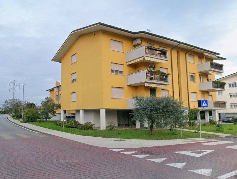 A.A.PN 051

Vendita appartamento al 1° piano con garage 

Descrizione: trattasi di un appartament...