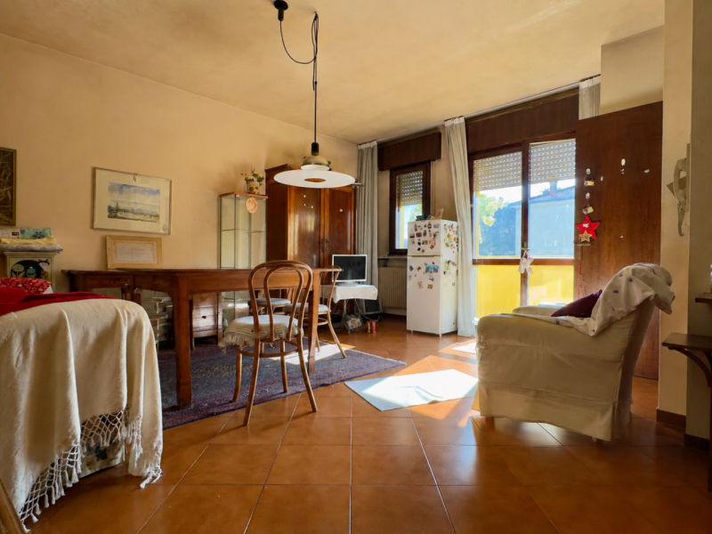 SARMEOLA CENTRO – Villetta a schiera con ingresso indipendente, taverna e garage

In posizione ce...