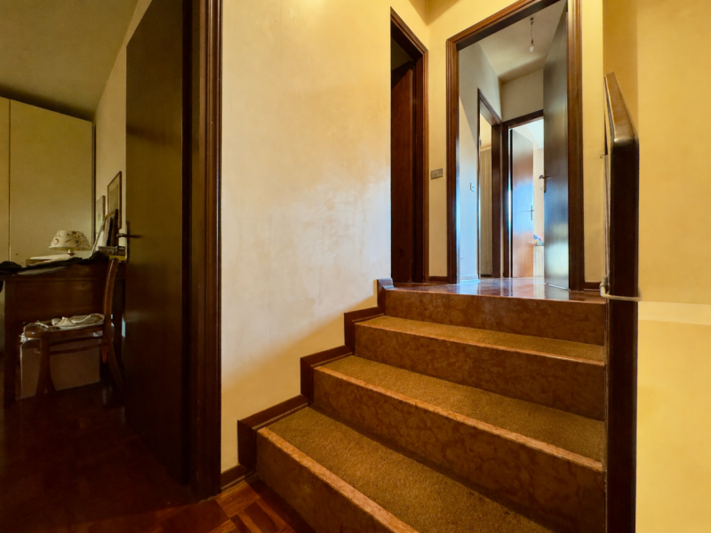 SARMEOLA CENTRO – Villetta a schiera con ingresso indipendente, taverna e garage

In posizione ce...