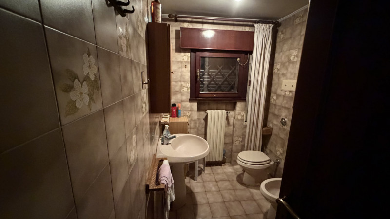 Scoprite un'opportunità unica nel cuore della zona residenziale di Ponte di Brenta. Questa villa ...