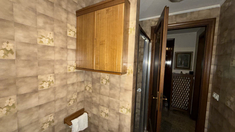 Scoprite un'opportunità unica nel cuore della zona residenziale di Ponte di Brenta. Questa villa ...