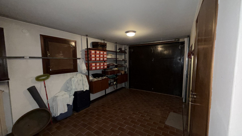 Scoprite un'opportunità unica nel cuore della zona residenziale di Ponte di Brenta. Questa villa ...