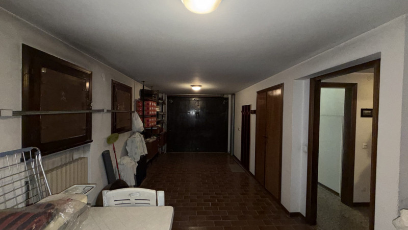 Scoprite un'opportunità unica nel cuore della zona residenziale di Ponte di Brenta. Questa villa ...