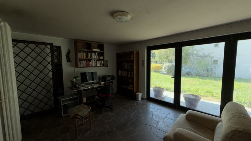 Scoprite un'opportunità unica nel cuore della zona residenziale di Ponte di Brenta. Questa villa ...