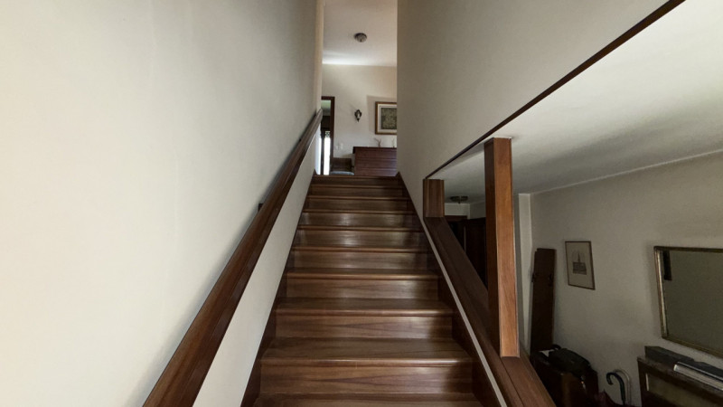 Scoprite un'opportunità unica nel cuore della zona residenziale di Ponte di Brenta. Questa villa ...