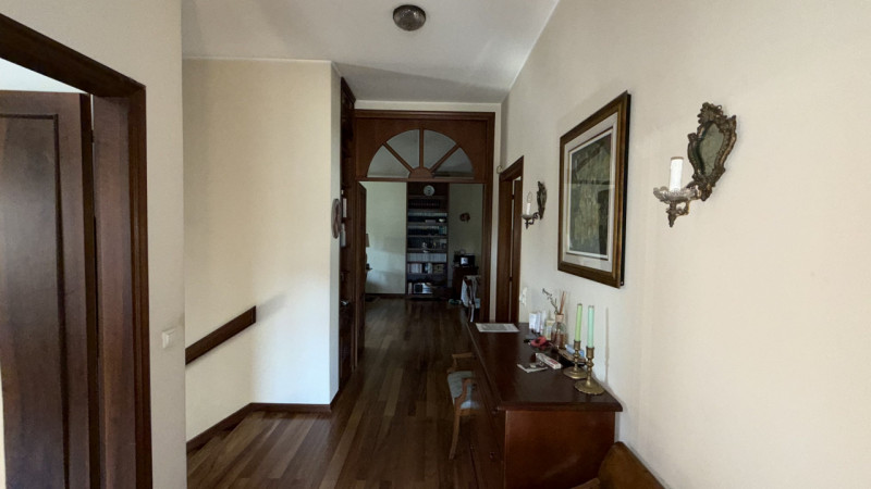 Scoprite un'opportunità unica nel cuore della zona residenziale di Ponte di Brenta. Questa villa ...