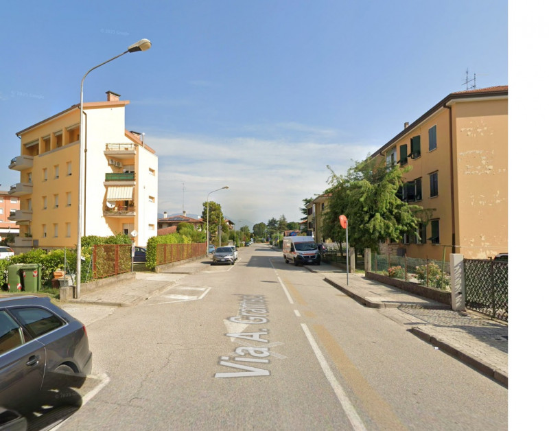 A.A.PN 001

Vendita appartamento 2 camere al piano rialzato 

Descrizione: trattasi di un apparta...