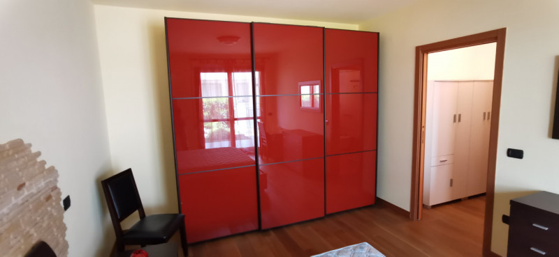 In un contesto residenziale tranquillo e strategico, proponiamo in locazione un elegante appartam...