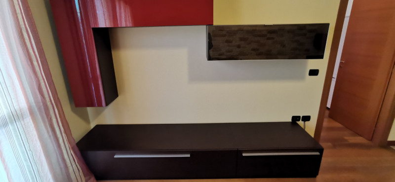 In un contesto residenziale tranquillo e strategico, proponiamo in locazione un elegante appartam...