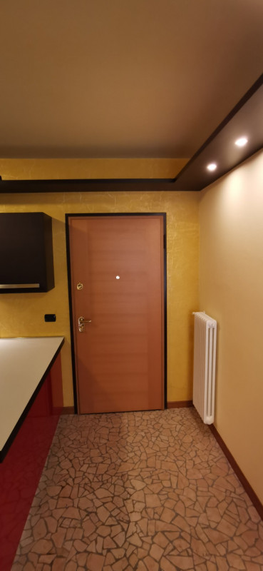 In un contesto residenziale tranquillo e strategico, proponiamo in locazione un elegante appartam...