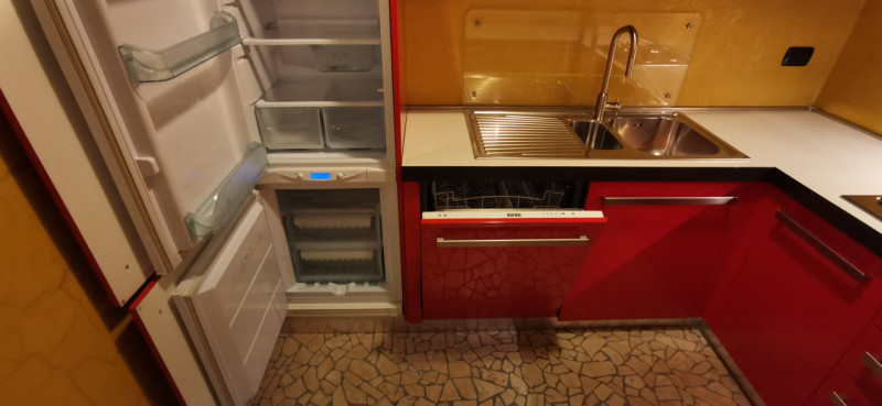 In un contesto residenziale tranquillo e strategico, proponiamo in locazione un elegante appartam...