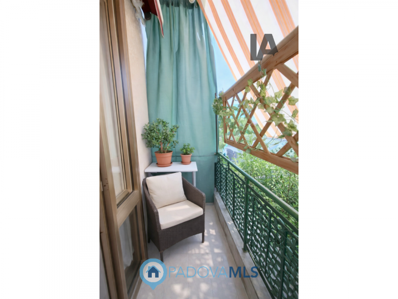Immobile in esclusiva al Gruppo Padova MLS
PORZIONE DI BIFAMILIARE CON GIARDINO – ARCELLA/S.BELLI...