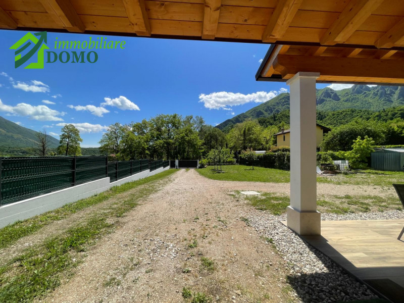 VELO D'ASTICO: VILLA SINGOLA CON GIARDINO €399.000
info 0445-527455

BUONI MOTIVI PER ACQUISTARE:...