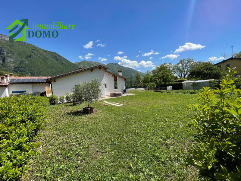 VELO D'ASTICO: VILLA SINGOLA CON GIARDINO €399.000
info 0445-527455

BUONI MOTIVI PER ACQUISTARE:...