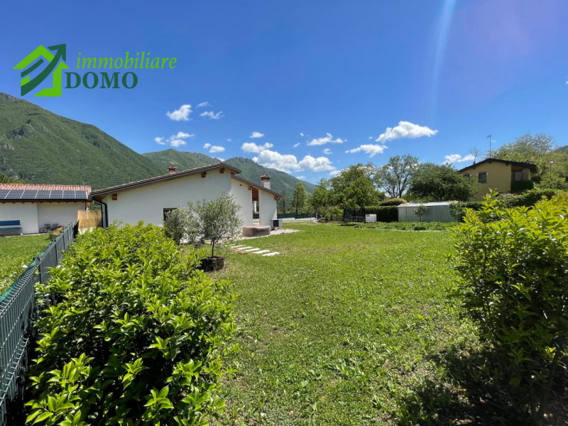 VELO D'ASTICO: VILLA SINGOLA CON GIARDINO €399.000
info 0445-527455

BUONI MOTIVI PER ACQUISTARE:...