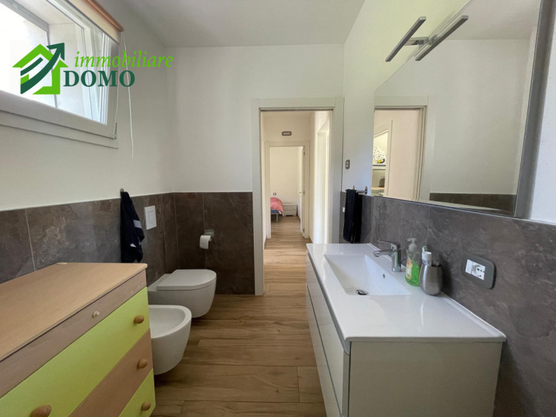 VELO D'ASTICO: VILLA SINGOLA CON GIARDINO €399.000
info 0445-527455

BUONI MOTIVI PER ACQUISTARE:...