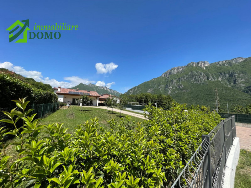 VELO D'ASTICO: VILLA SINGOLA CON GIARDINO €399.000
info 0445-527455

BUONI MOTIVI PER ACQUISTARE:...