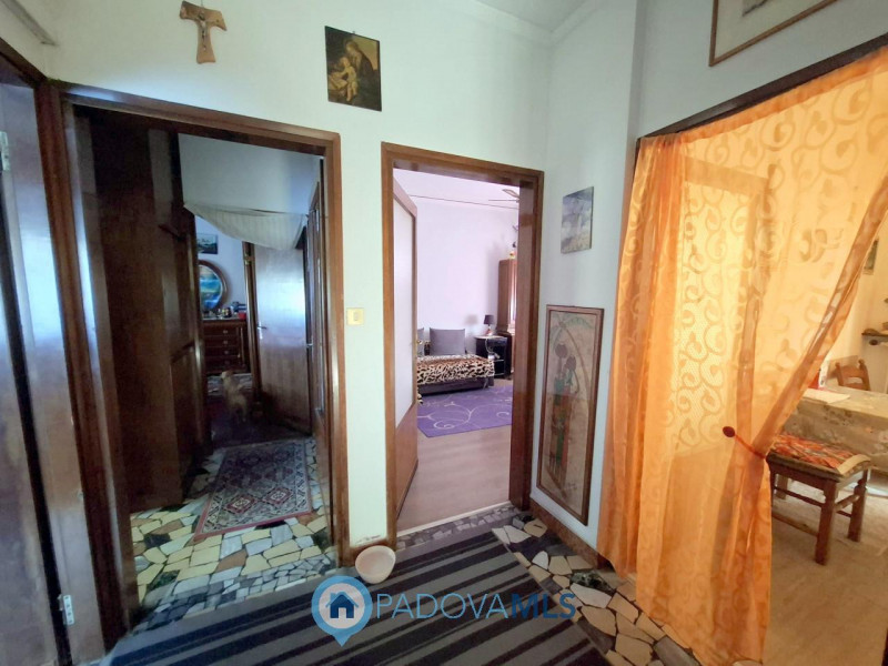 Immobile in esclusiva al Gruppo Padova MLS
PORZIONE DI BIFAMILIARE CON GIARDINO – ARCELLA/S.BELLI...