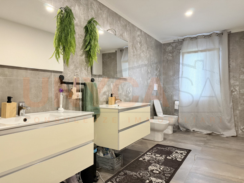 LISSARO: immersa nella tranquillità e nel verde, questa splendida casa singola completamente rist...