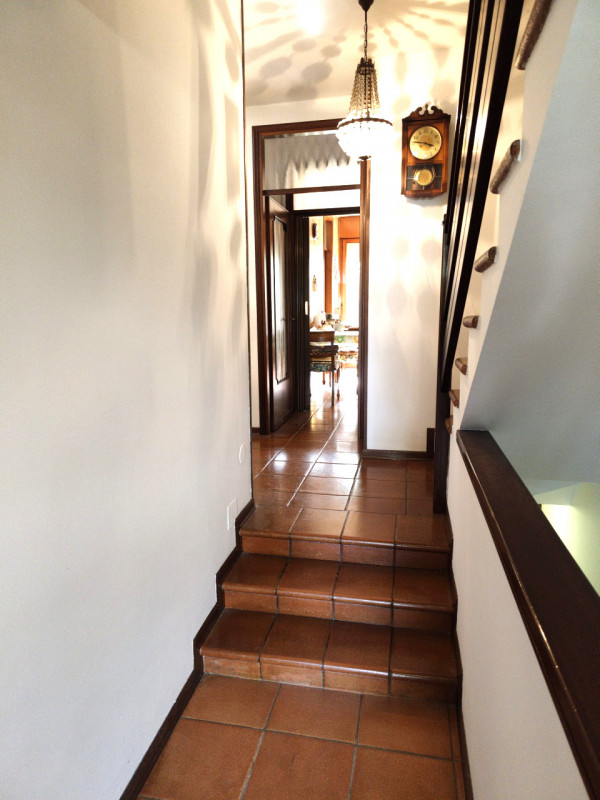 A Padova scopri questa straordinaria opportunità di acquistare una casa a schiera centrale situat...