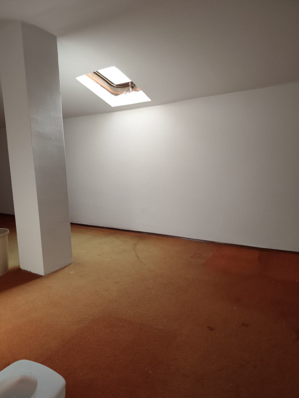 A Padova scopri questa straordinaria opportunità di acquistare una casa a schiera centrale situat...