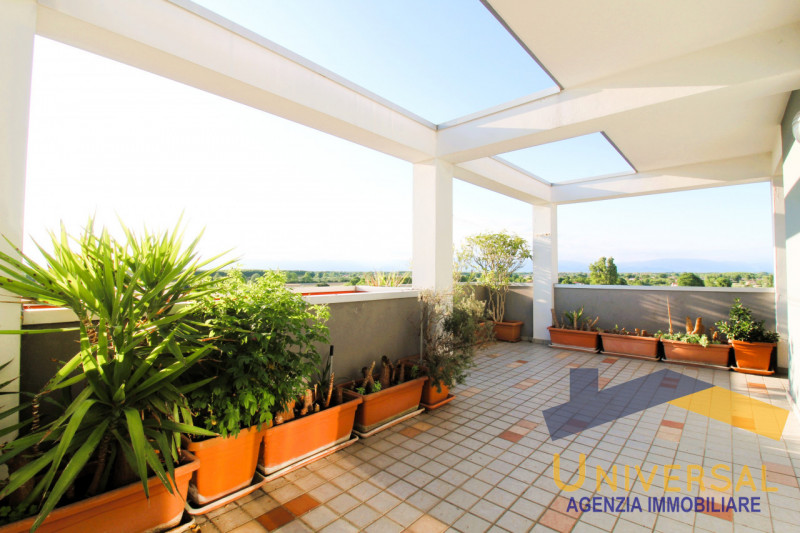 CAMPOSAMPIERO – Splendido attico ad un passo dal cielo

Scopri questo magnifico appartamento pent...