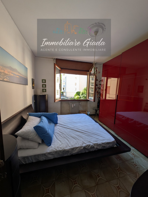 L’Immobiliare Giada propone in vendita questo luminoso appartamento situato a soli 5 minuti a pie...