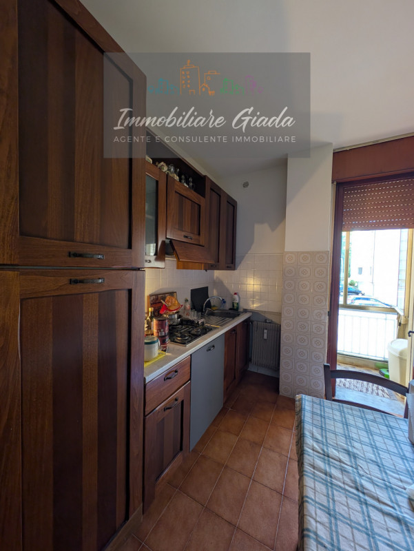 L’Immobiliare Giada propone in vendita questo luminoso appartamento situato a soli 5 minuti a pie...