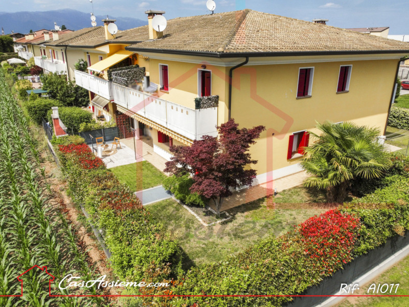 Rif. AI011
NOSTRA ESCLUSIVA - PRENOTA IL TUO OPEN HOUSE!
Nel cuore di Rossano Veneto, in un quart...