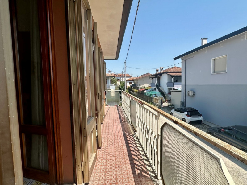 Nel ricercato Comune di Selvazzano Dentro situata in un contesto centrale e ben collegato, propon...