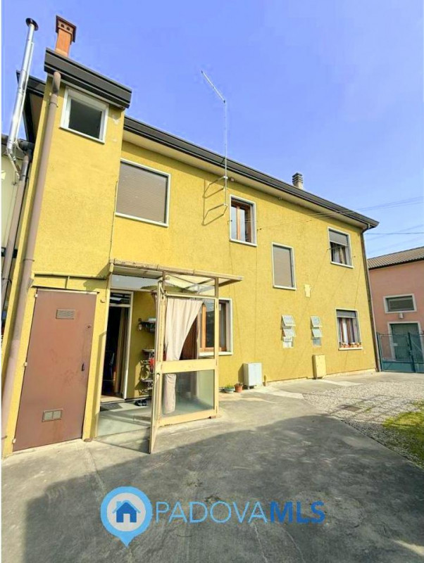 Immobile in esclusiva al Gruppo Padova MLS

Nel cuore del quartiere residenziale di Camin, a poch...