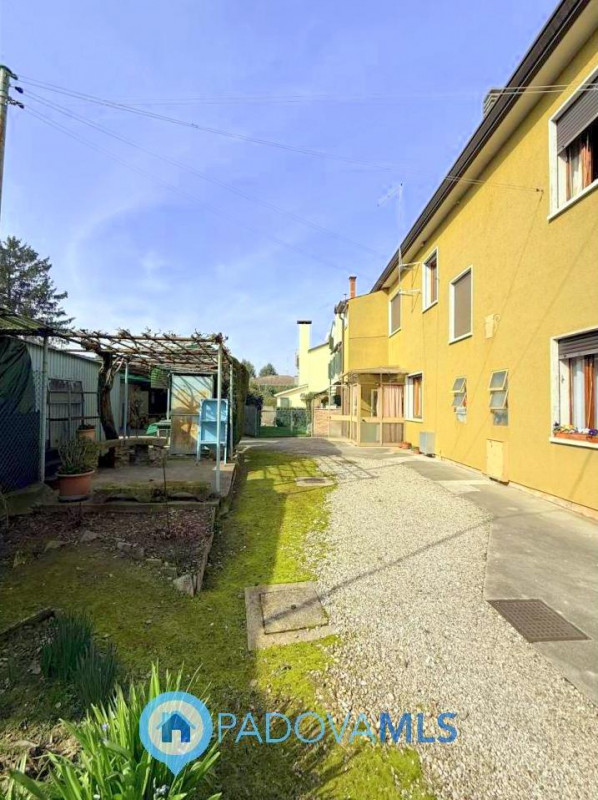 Immobile in esclusiva al Gruppo Padova MLS

Nel cuore del quartiere residenziale di Camin, a poch...